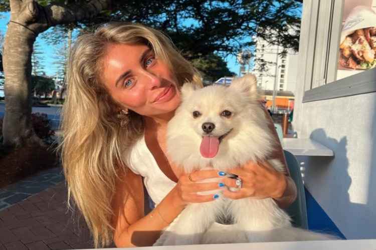 Mulher que fez sexo com mil homens é detida por transar com turistas