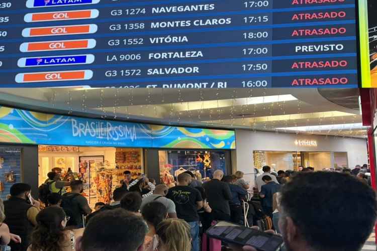 Caos em Congonhas: vendaval cancela mais de 100 voos em aeroporto