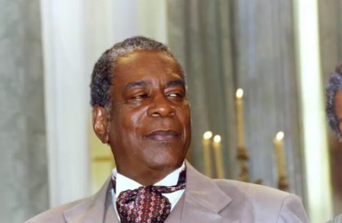 Haroldo Costa em Chiquinha Gonzaga, 1999 — Foto: Reprodução/Rede Globo Haroldo Costa em Chiquinha Gonzaga, 1999 — Foto: Reprodução/Rede Globo