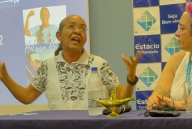 Ex-PT, Heloísa Helena toma posse na Câmara e critica o governo