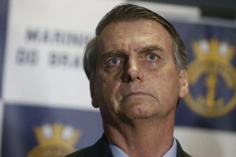 Preso há mais de 15 dias, Bolsonaro sofre com paranoia e medo da morte
