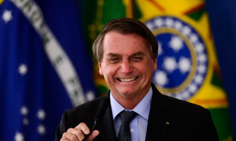 Câmara aprova lei que reduz pena de Jair Bolsonaro
