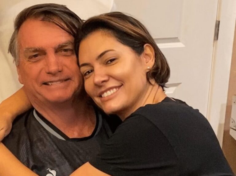 Após pedido de Michelle, cirurgia de Bolsonaro foi adiada para o Natal