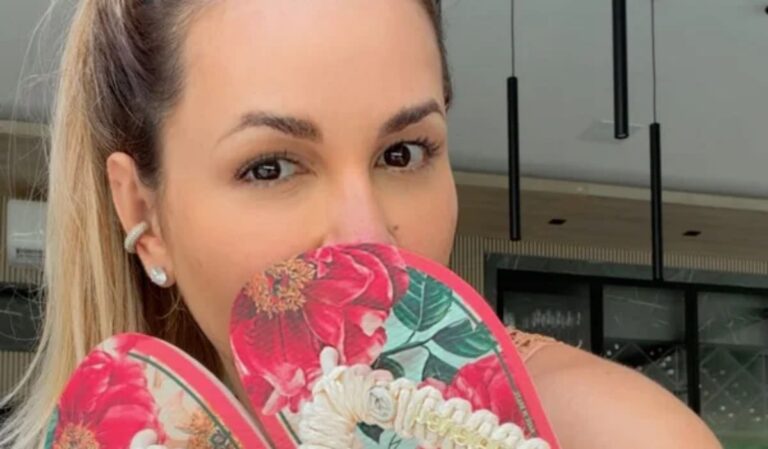 Deolane Bezerra comove fãs ao refletir sobre marca de chinelos; assista!