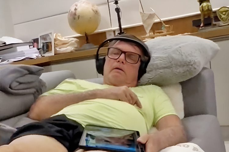 Carlos divulga vídeo de Jair Bolsonaro em situação terrível e teme morte: “risco real”