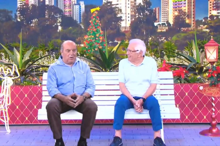 Manuel de Nóbrega surge ao lado de Carlos Alberto em especial de Natal de A Praça é Nossa