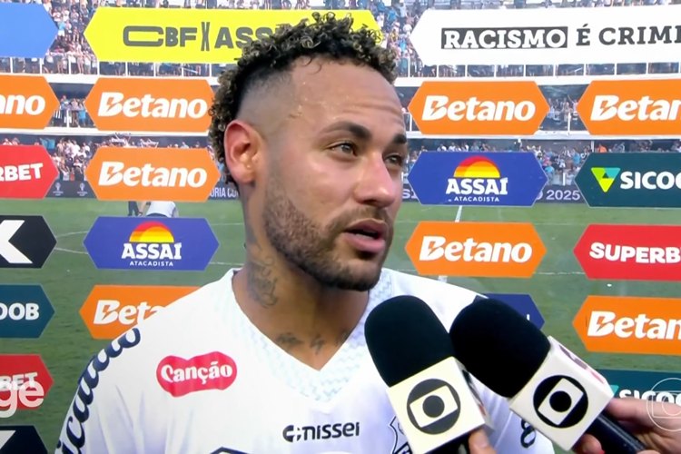 Neymar não confirma permanência no Santos FC