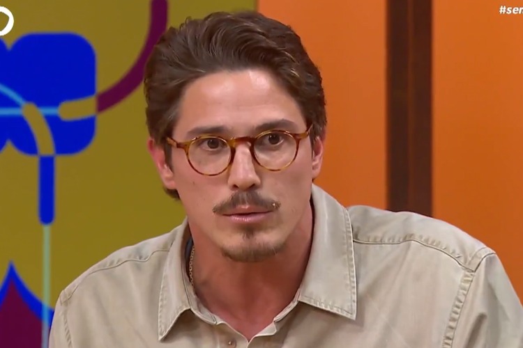 Romulo Arantes Neto revela que foi vítima de assédio