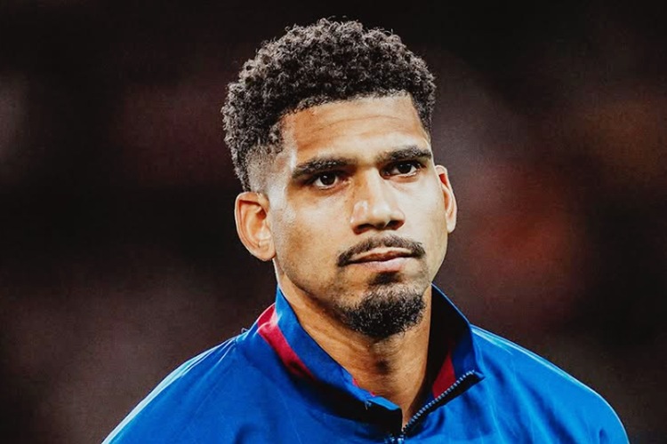 Jogador Ronald Araújo pede afastamento do Barcelona para tratar saúde mental