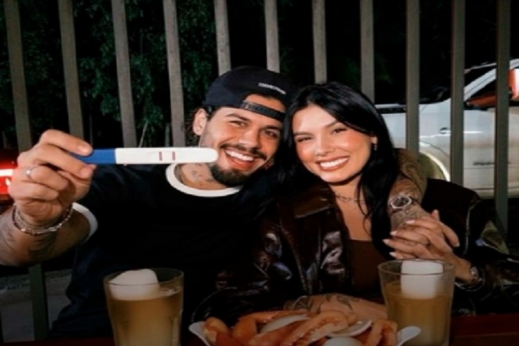 Imagem criada por IA mostra Zé Felipe segurando teste de gravidez de Ana Castela (Foto: Instagram) Imagem criada por IA mostra Zé Felipe segurando teste de gravidez de Ana Castela (Foto: Instagram)