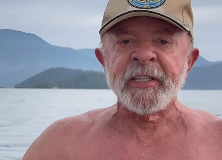 Lula usa cenário de praia para fazer analogia política: “Vem da direita”
