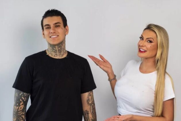 Andressa Urach surge chorando após gravação com o filho, Arthur: 