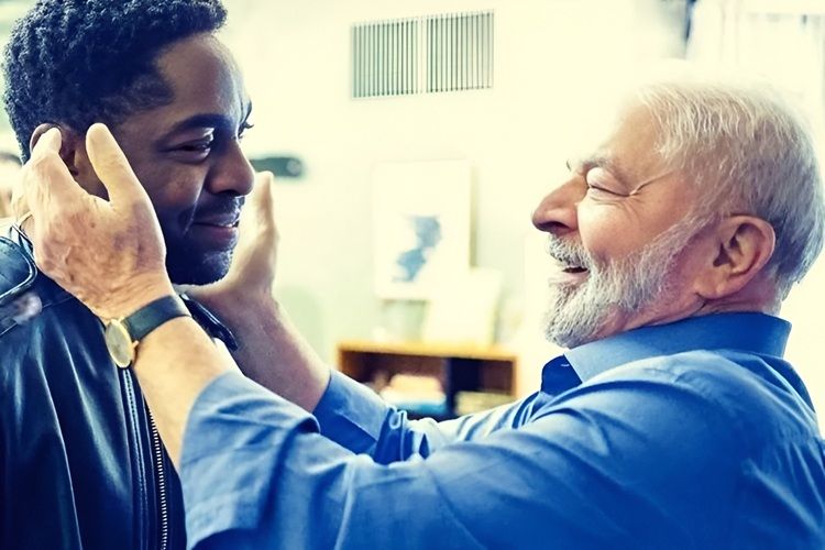 Lázaro Ramos e Lula Lázaro Ramos e Lula (Foto: Reprodução)