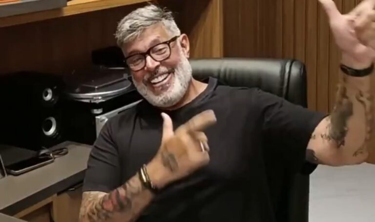 Alexandre Frota debocha de Bolsonaro e dispara: “A Papudinha lhe espera”
