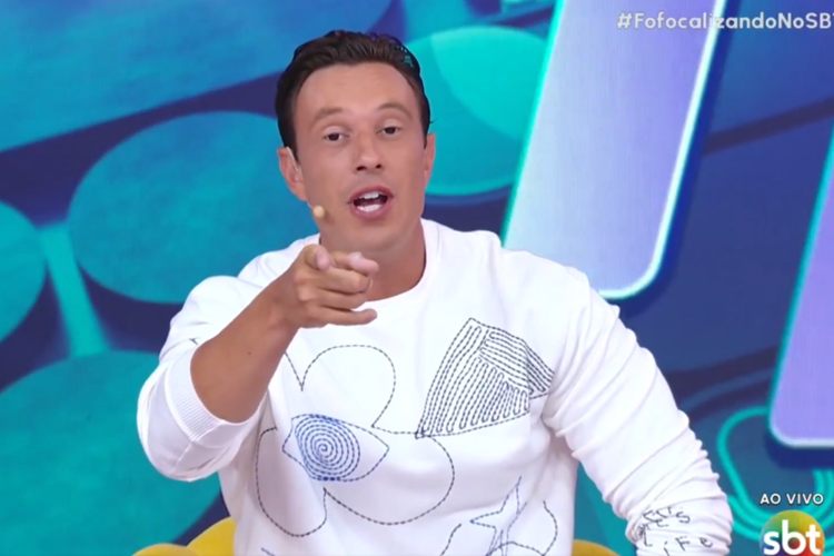 Gabriel Cartolano diz a verdade ao vivo sobre Cariúcha e confirma a volta dela ao Fofocalizando