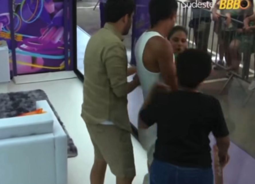 Gabriela e Milena em discussão (Fonte: Instagram) Gabriela e Milena em discussão (Fonte: Instagram)