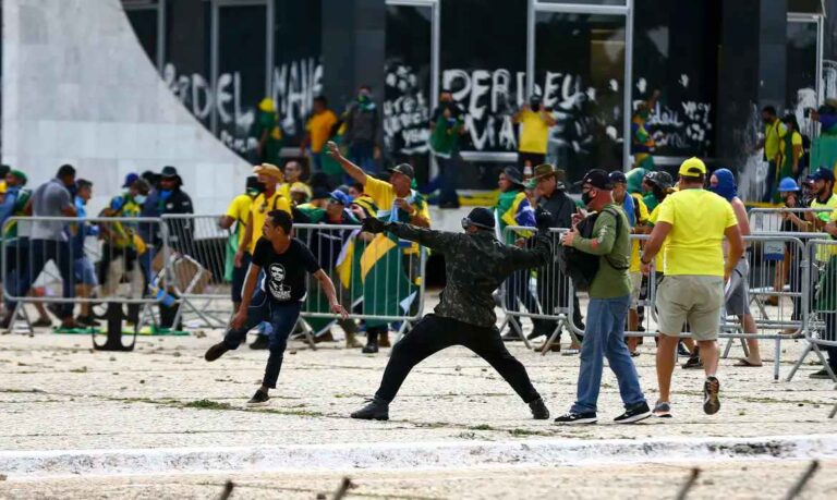 8 de Janeiro: Relembre a invasão aos Três Poderes em Brasília