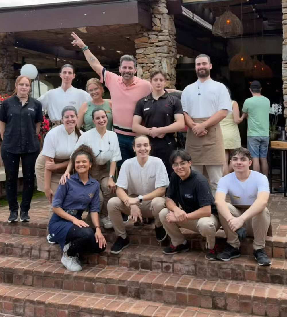 Henri Castelli em restaurante em São Paulo Henri Castelli em restaurante em São Paulo