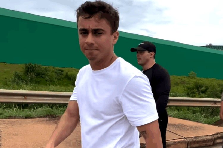 Nikolas Ferreira durante caminhada até Brasília (Foto: Redes Sociais)