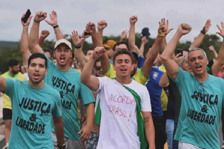 Nikolas Ferreira lidera a ''Caminhada pela Liberdade'' (Foto: Redes Sociais) Nikolas Ferreira lidera a ''Caminhada pela Liberdade'' (Foto: Redes Sociais)