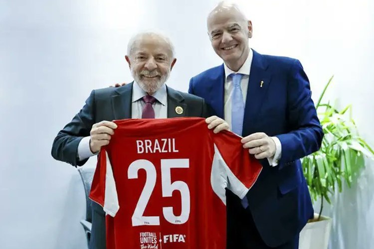 Lula deseja que a Copa do Mundo de Clubes seja feita no Brasil em 2029