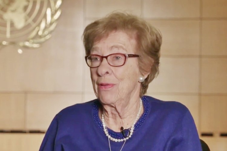 Morre Eva Schloss, sobrevivente do Holocausto, aos 96 anos