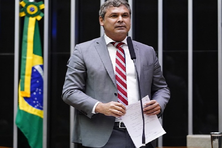 Lindbergh Farias é líder do PT na Câmara (Foto: Câmara dos Deputados) Lindbergh Farias é líder do PT na Câmara (Foto: Câmara dos Deputados)