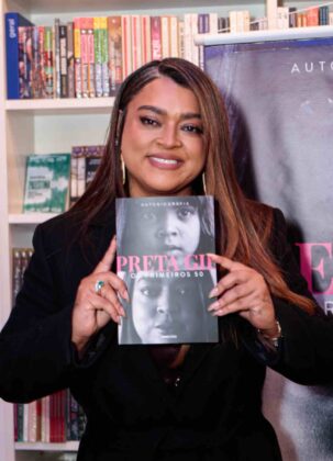 Preta Gil em lan&ccedil;amento de livro autobiogr&aacute;fico em SP