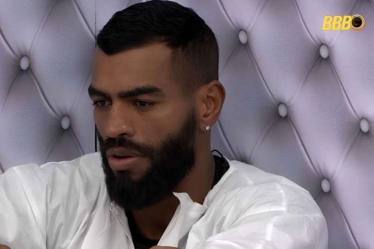 BBB26: Ricardo desiste e aperta botão vermelho do ‘Quarto Branco’