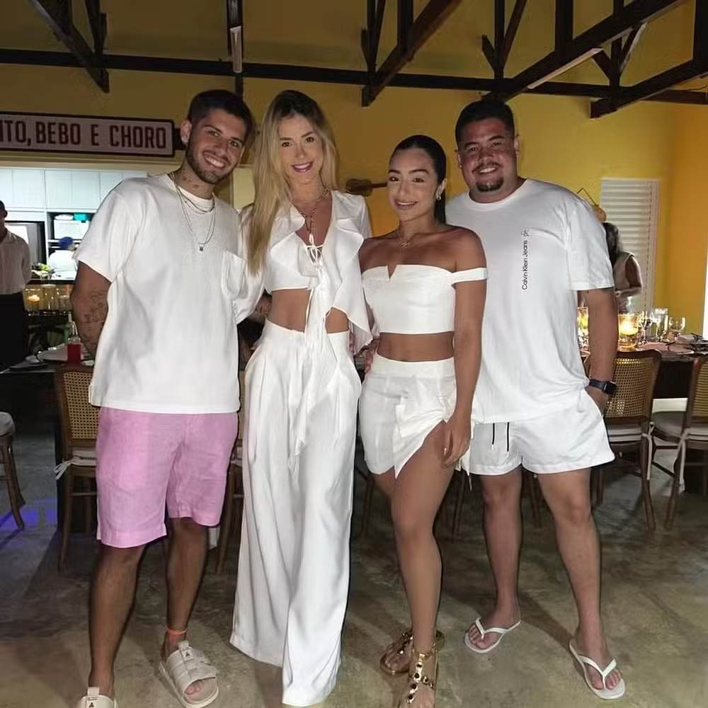 Zé Felipe, Virgínia, João Victor e Duda Freire
