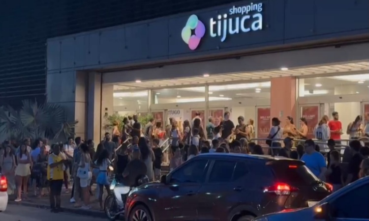 Incêndio em shopping no Rio deixa feridos e desaparecidos