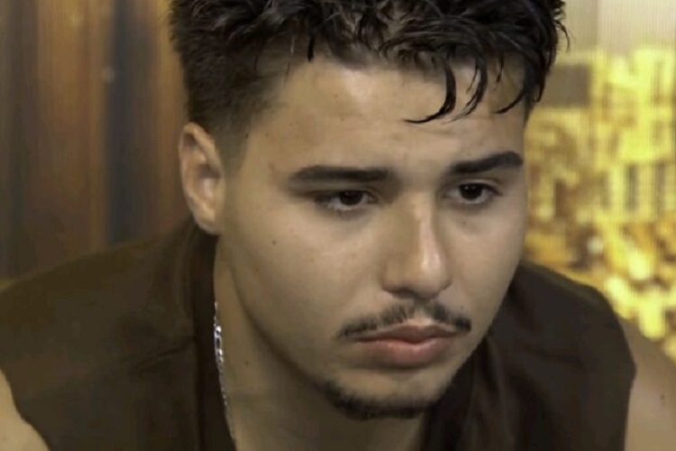 Pedro é internado no CAPS (Foto: Globo) Pedro é internado no CAPS (Foto: Globo)