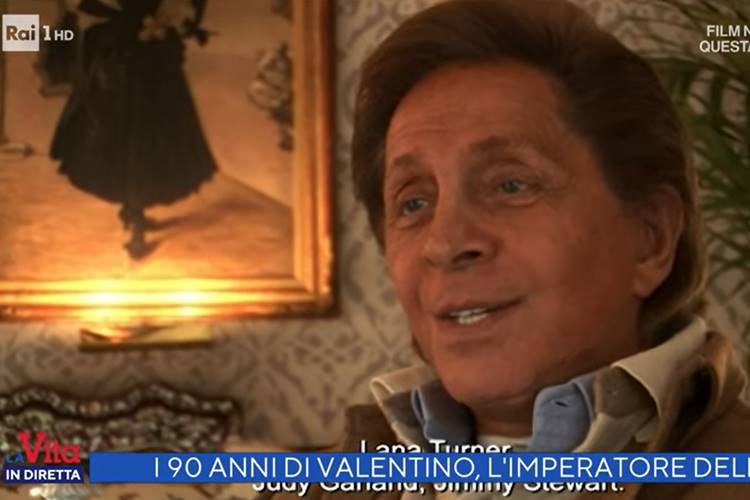 Quem foi Valentino Garavani, ícone da moda que morreu aos 93 anos