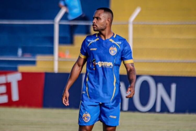 Jogador do Sampaio Corrêa se pronuncia após convulsão: “Foi mais um susto”