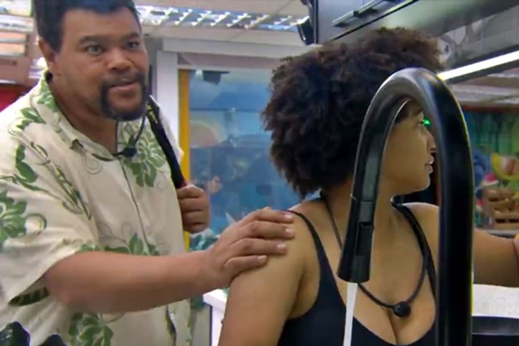 BBB26: Babu Santana beija Milena sem consentimento e gera polêmica