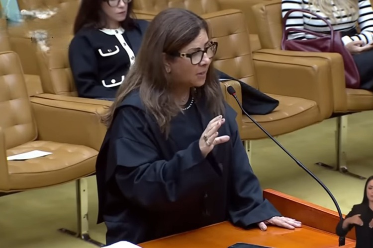 Juíza Cláudia Márcia de Carvalho Soares Juíza Cláudia Márcia de Carvalho Soares (Foto: Reprodução)