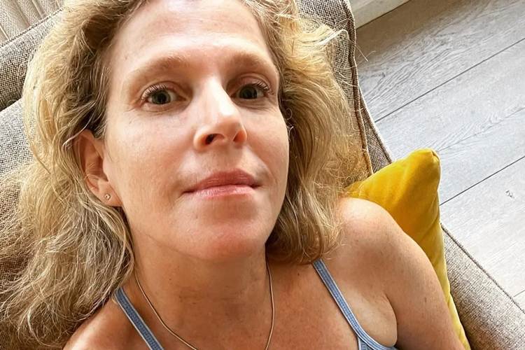 Dana Eden - redes sociais