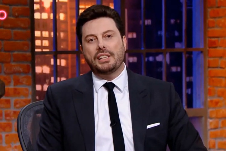 Danilo Gentili assina novo contrato e The Noite volta inédito no SBT
