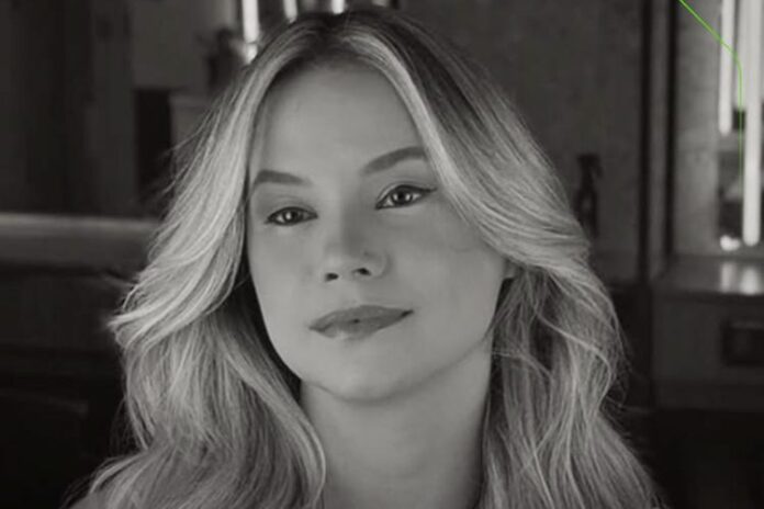 Flávia Bacelar Flávia Bacelar