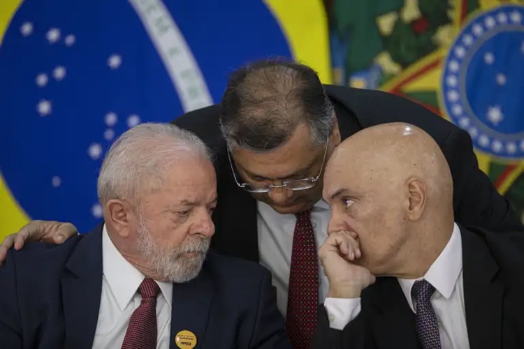 Lula, Flávio Dino e Moraes Lula, Flávio Dino e Moraes do STF (Joédson Alves/ Agência Brasil)