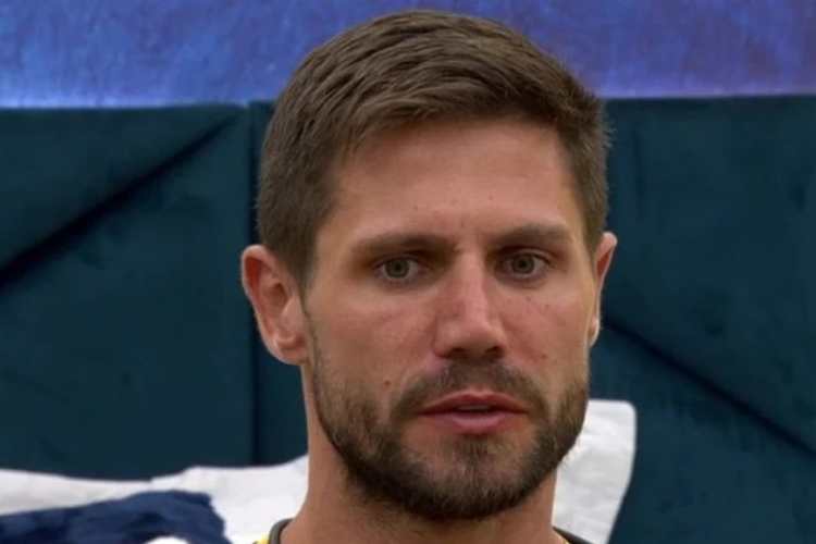 BBB26: Jonas fica sem reação ao ser questionado sobre novo romance e dispara: “Vou te contar”