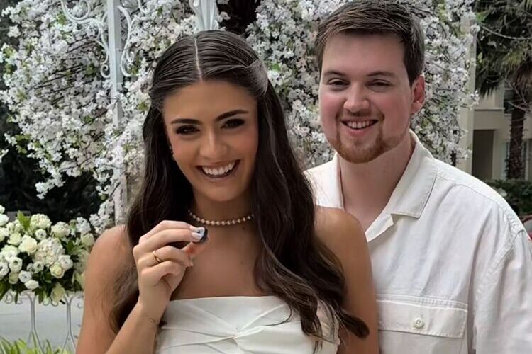 Filha de César Filho e Elaine Mickely revela sexo do primeiro neto do casal