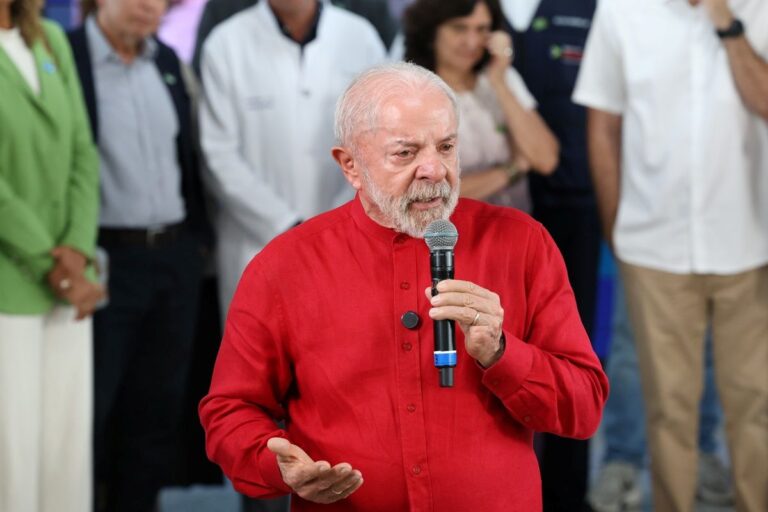 Lula parabeniza Polícia Federal: ‘Referência nacional’