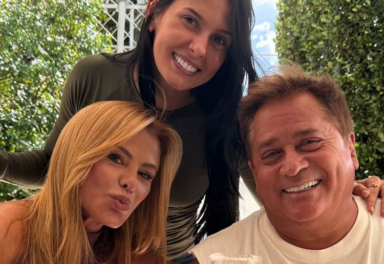 Ana Castela surge em almoço com os ex-sogros, Poliana e Leonardo