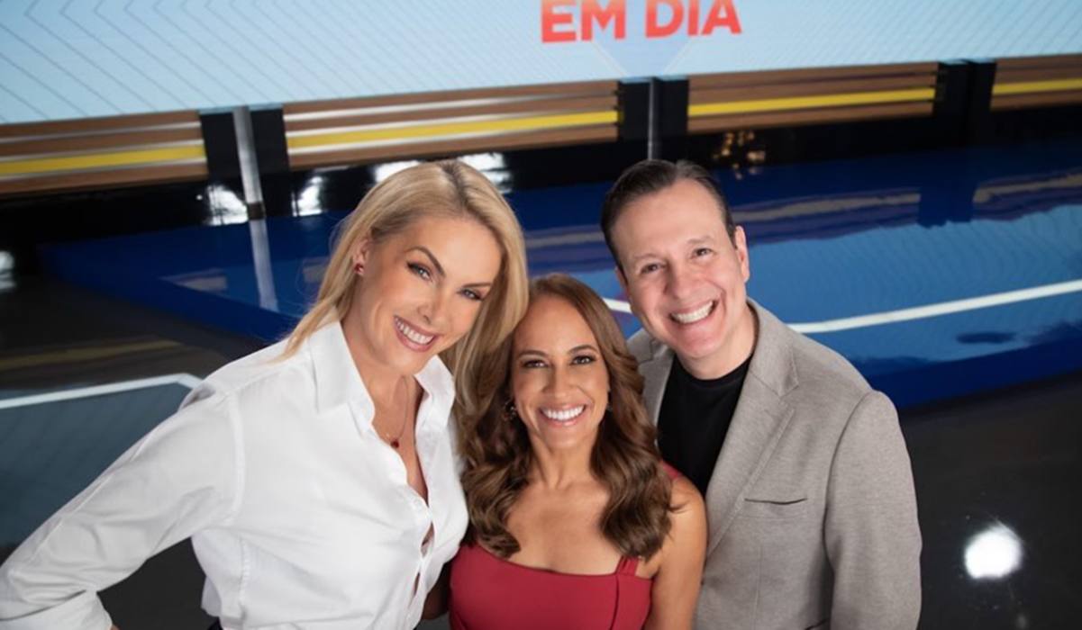 Ana Hickmann, Renata Alves e Celso Zucatelli no Hoje em Dia Ana Hickmann, Renata Alves e Celso Zucatelli no Hoje em Dia