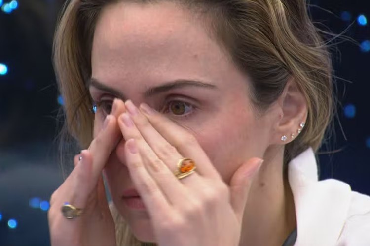 BBB26: Ana Paula Renault vai às lágrimas com eliminação de Babu Santana