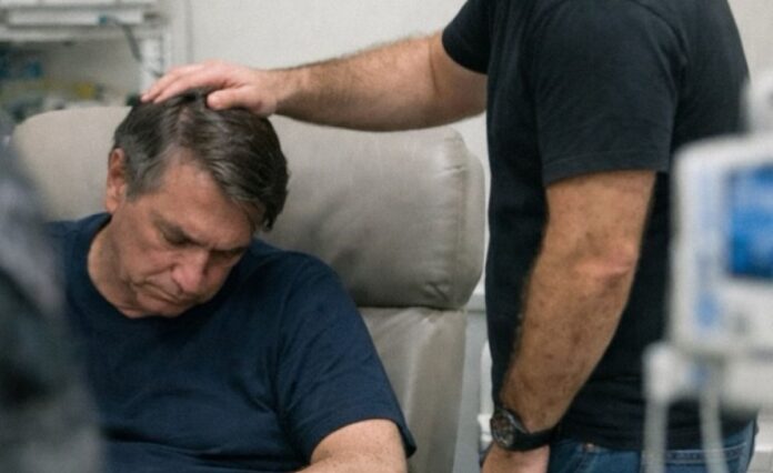 Bolsonaro e Carlos (Foto: Reprodução)