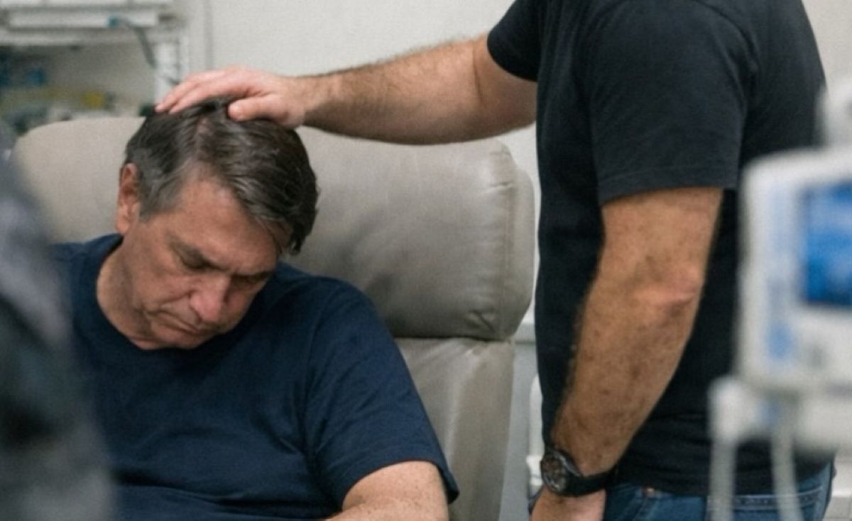 Bolsonaro e Carlos (Foto: Reprodução)