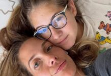 Modelo desabafa após filha morrer de infarto: “Tudo ainda dói”