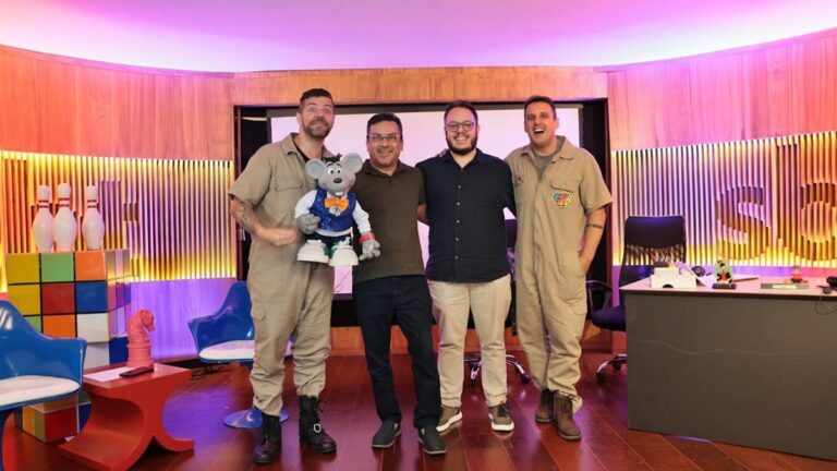 Comédia SBT aposta em improviso, linguagem leve e quadros inéditos